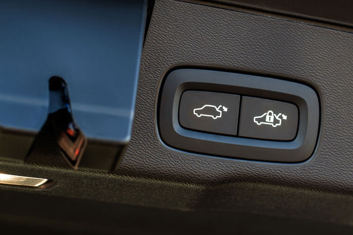 EMERGENCY CAR TRUNK LOCKOUT